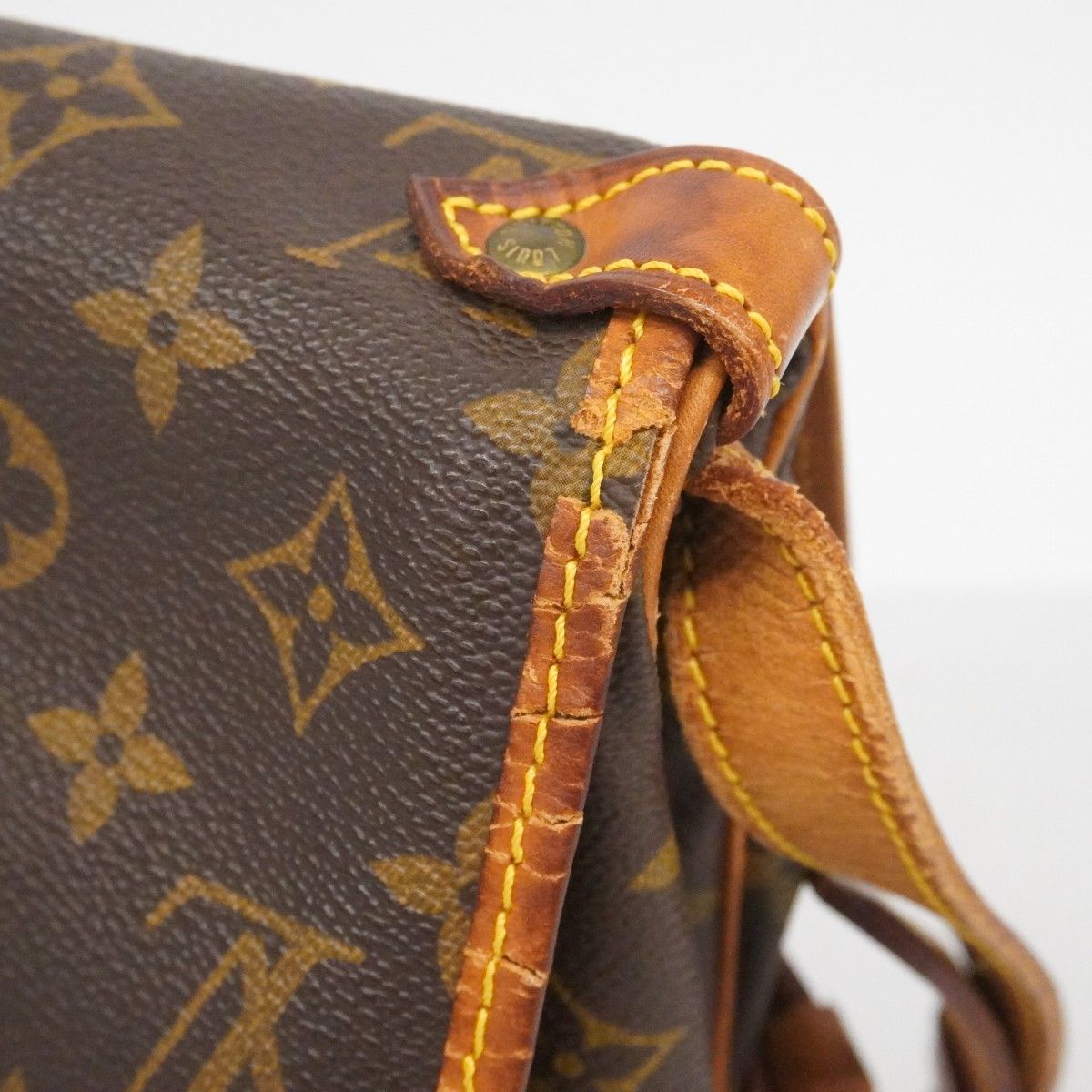 Louis Vuitton Shoulder Bag Monogram Saumur 30 Brown — view 6