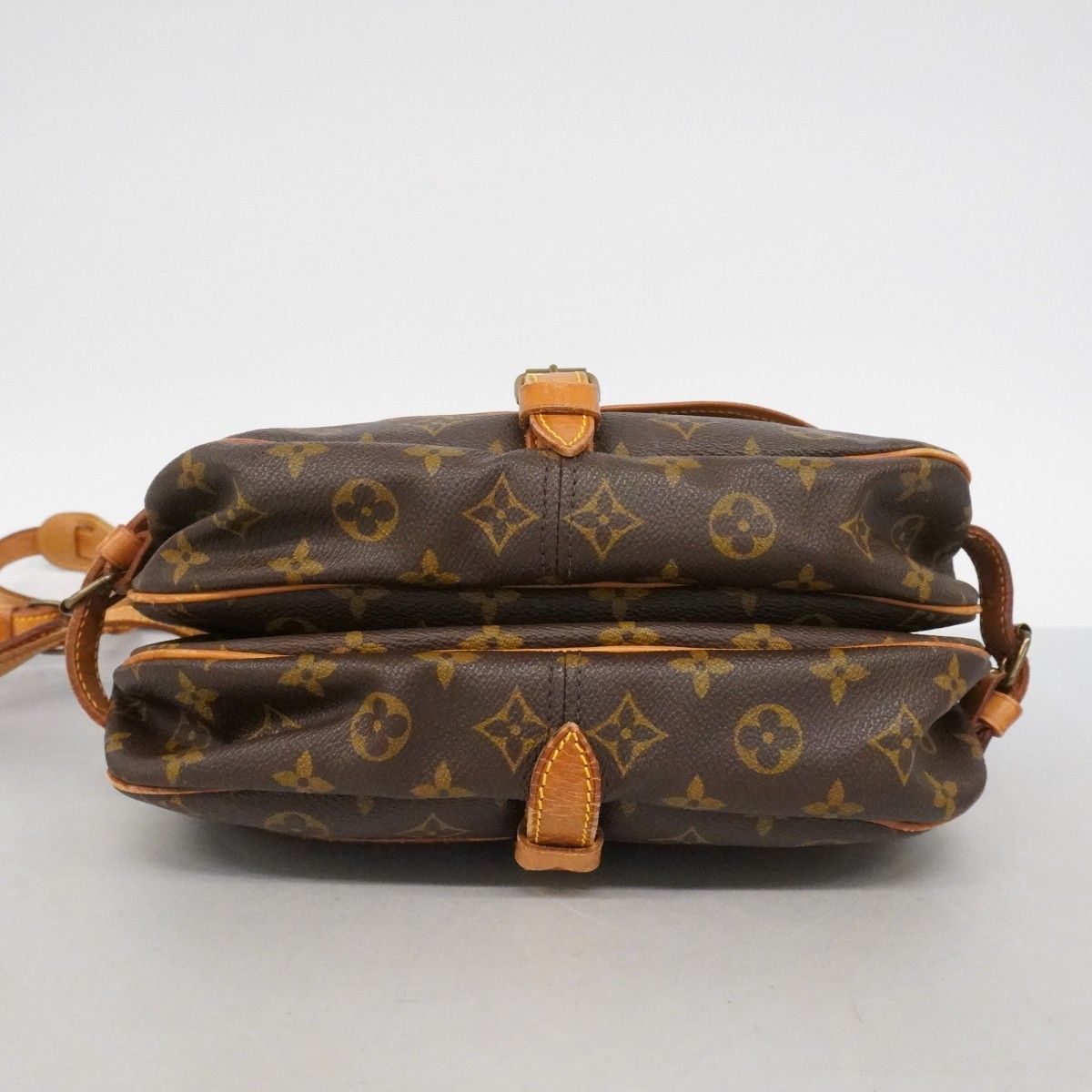 Louis Vuitton Shoulder Bag Monogram Saumur 30 Brown — view 3