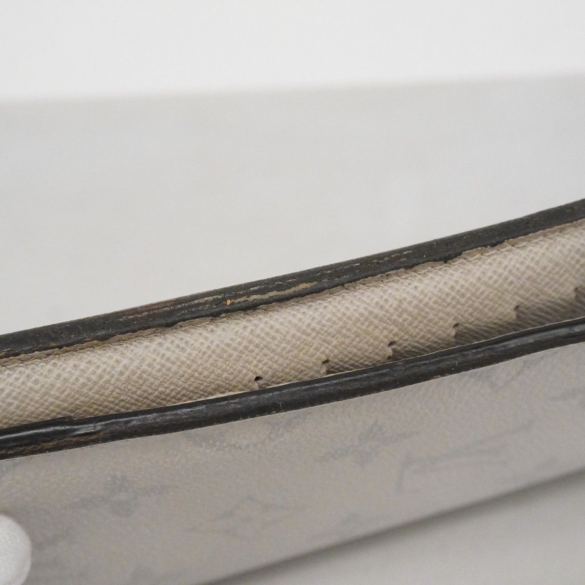 Louis Vuitton Wallet Taigarama Portefeuille Brazza Blanc — view 7