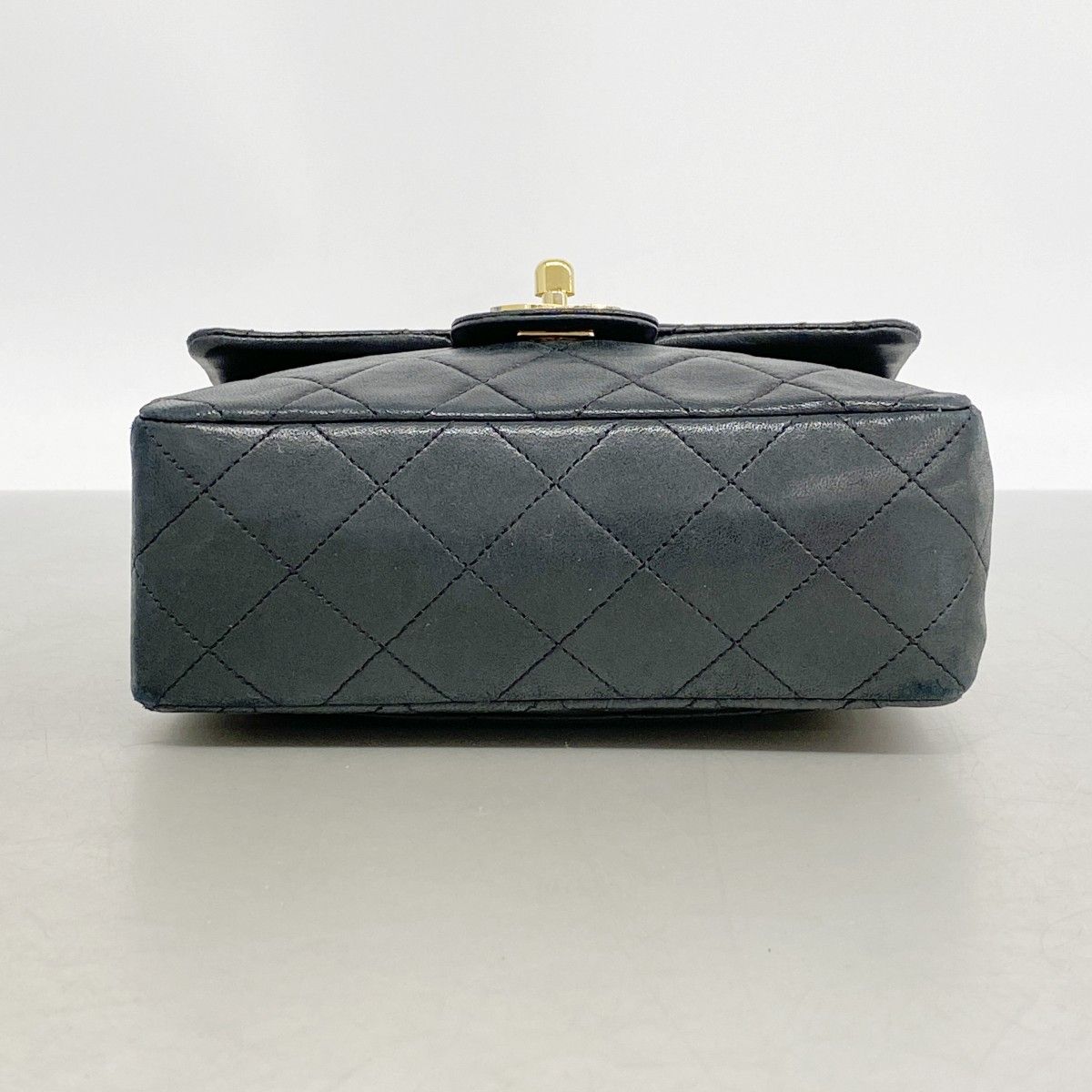 Chanel Shoulder Bag Quilted Lambskin Black Gold — view 3