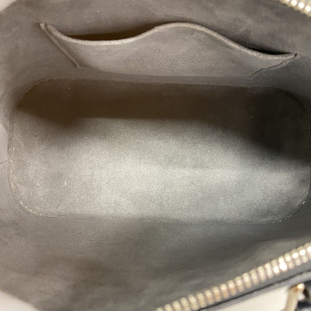 Louis Vuitton Handbag Epi Alma BB Noir 2-Way — view 4