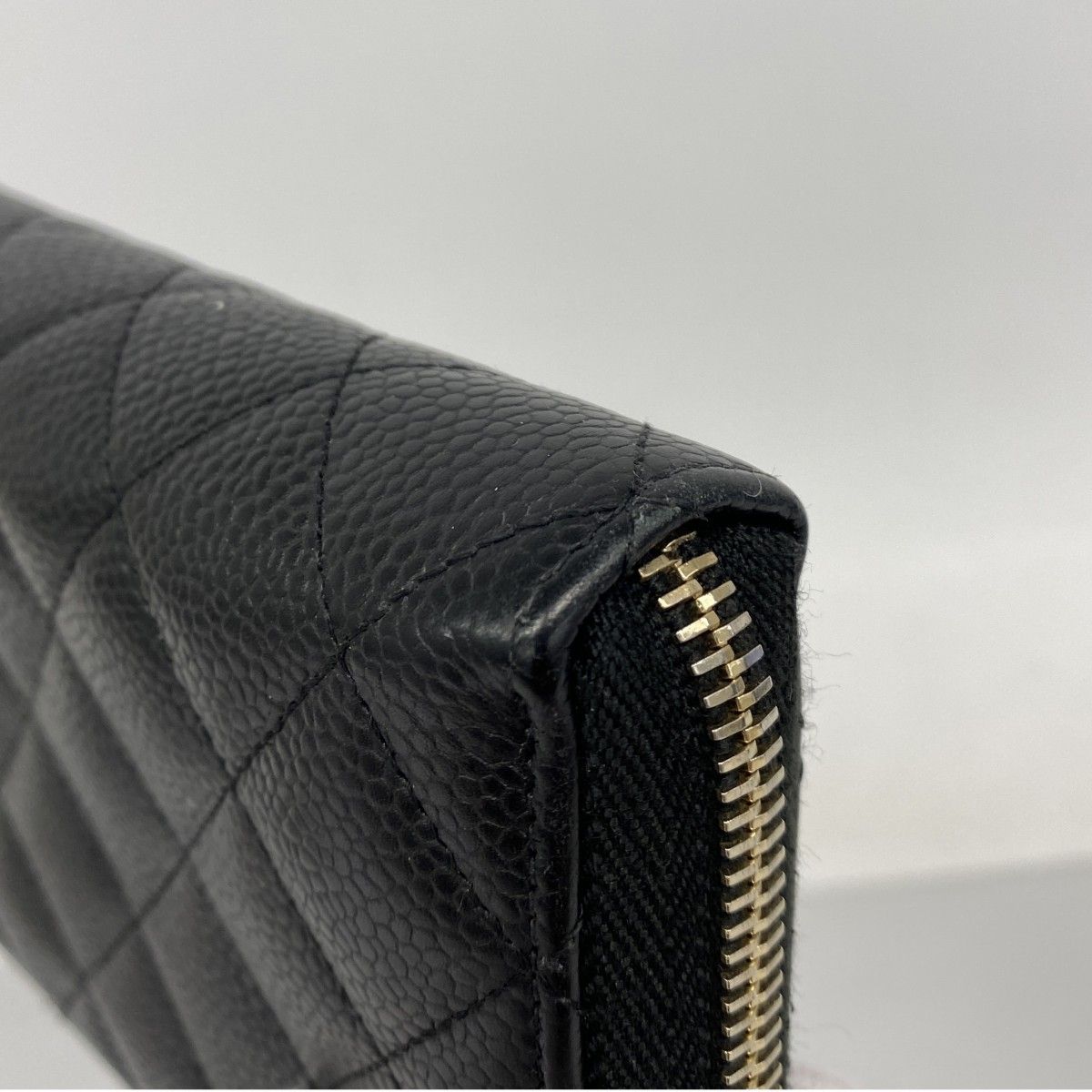Chanel Wallet Quilted Caviar Leather Black Gold — view 5