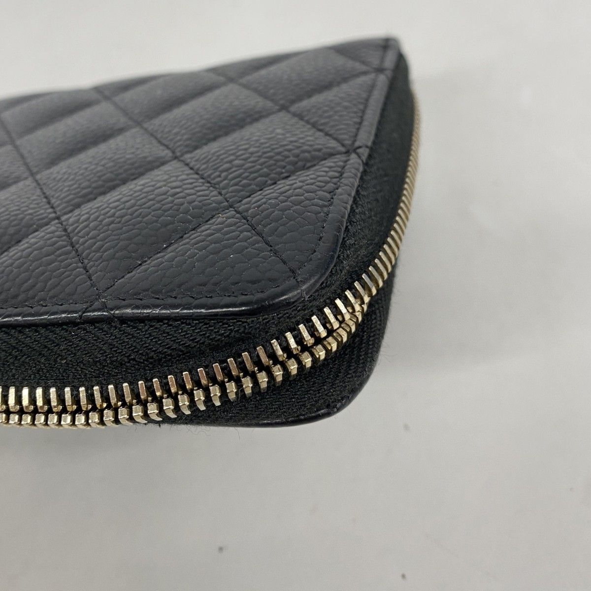 Chanel Wallet Quilted Caviar Leather Black Gold — view 6