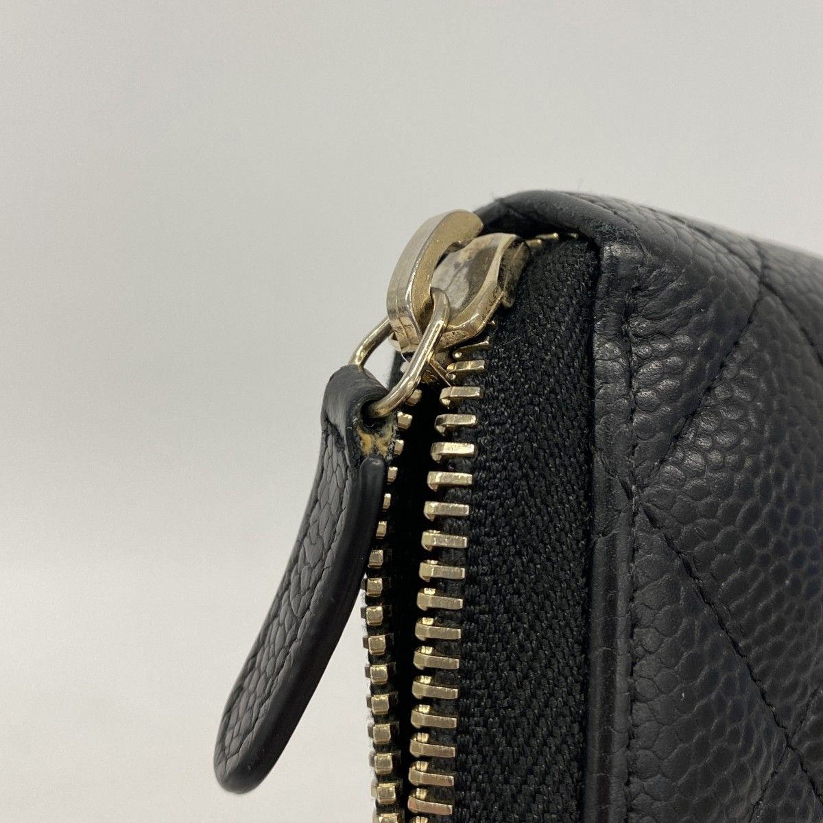 Chanel Wallet Quilted Caviar Leather Black Gold — view 7