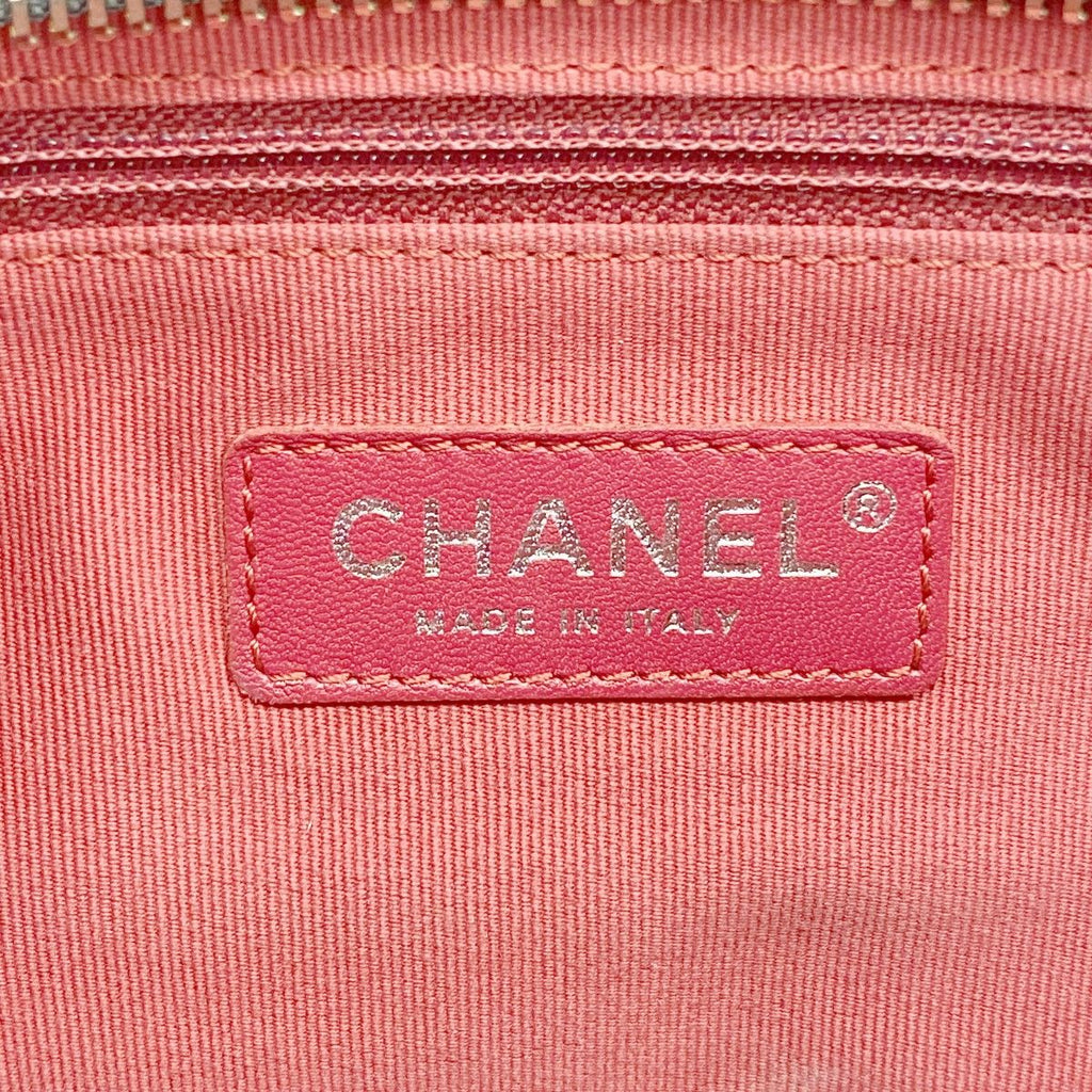 Chanel Shoulder Bag Gabrielle Calfskin Black Gold Silver — view 5