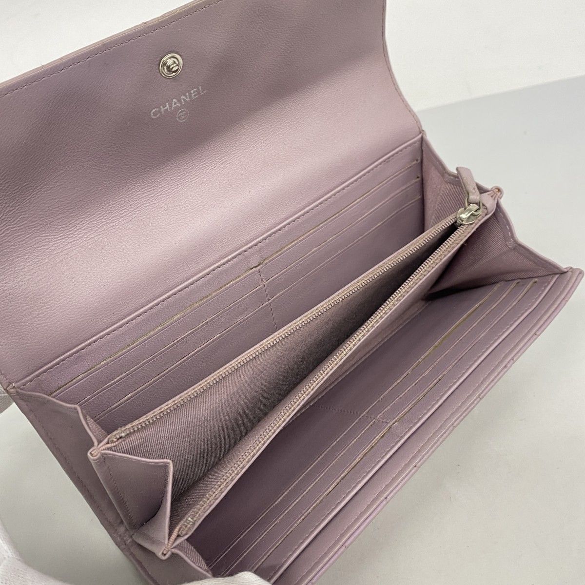 Chanel Wallet Quilted Lambskin Light Purple Silver — view 3