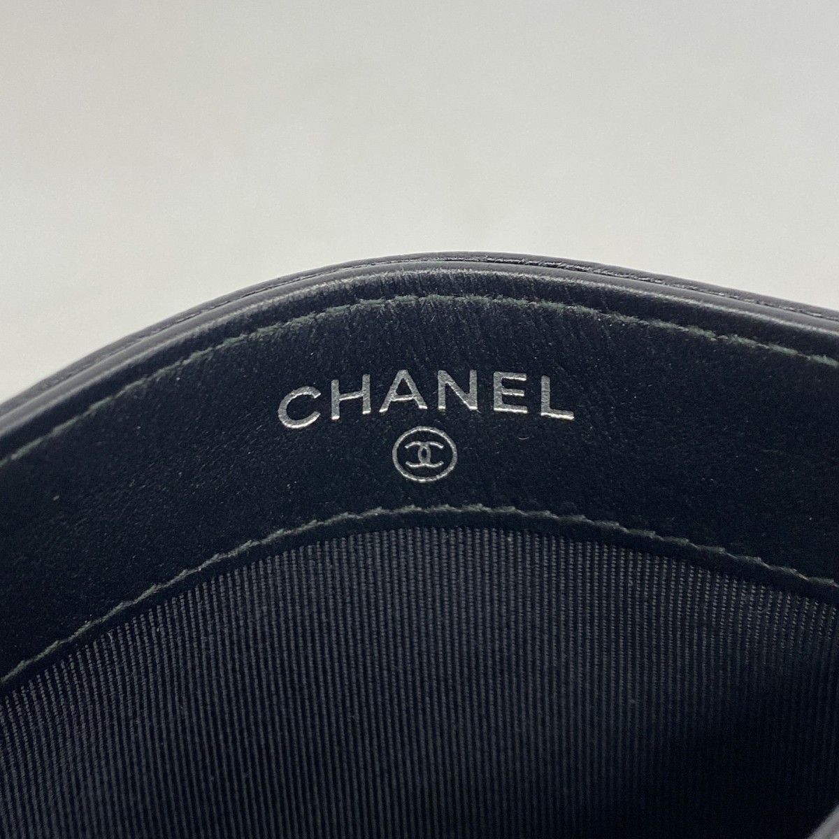 Chanel Card Case Quilted Leather Black Silver — view 4