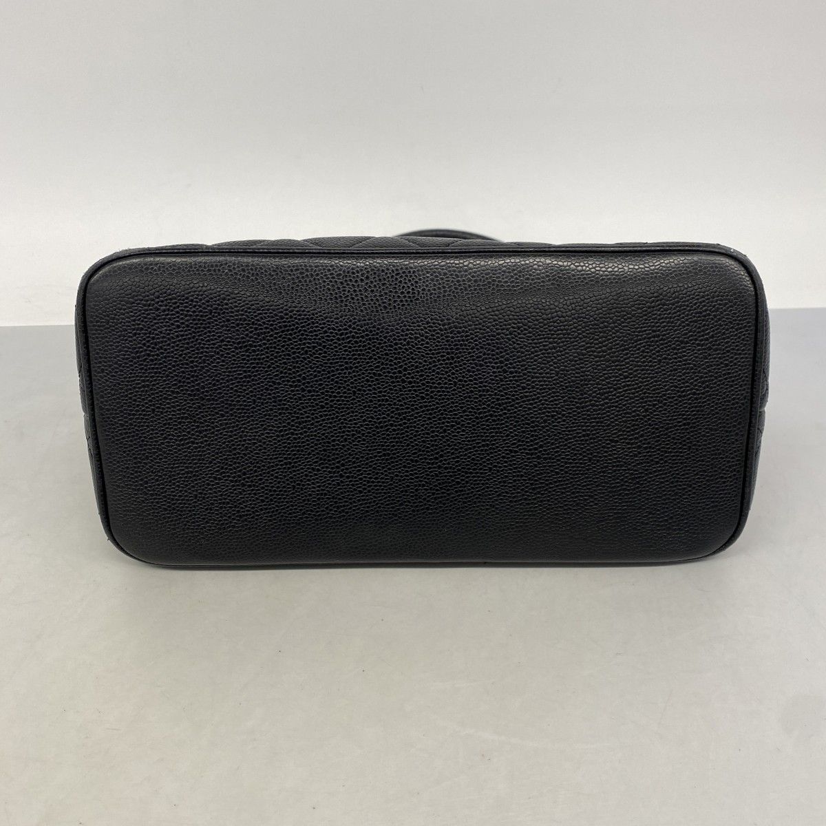 Chanel Tote Reissue Caviar Leather Black Gold — view 3