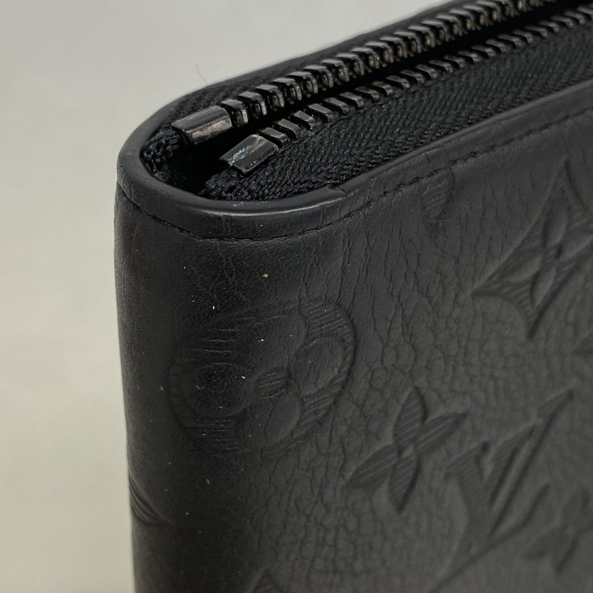 Louis Vuitton Wallet Monogram Shadow Zippy Vertical Noir — view 5