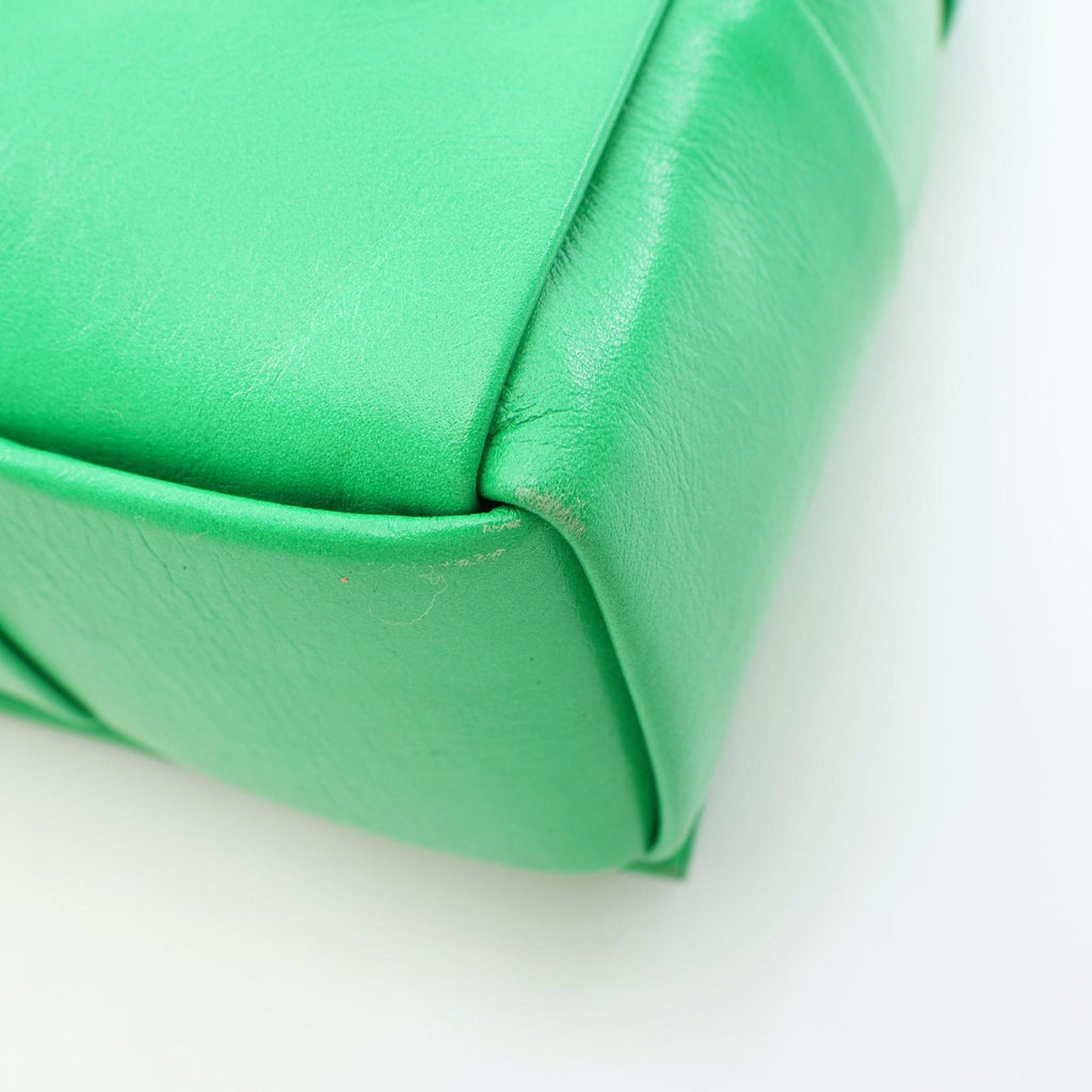 Bottega Veneta Shoulder Bag Cassette Maxi Intrecciato Green Leather — view 7