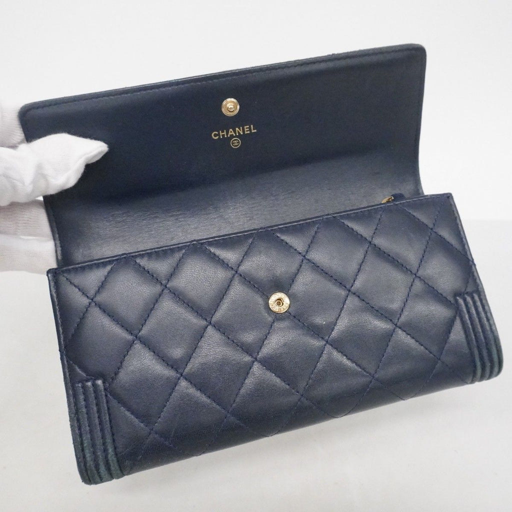 Chanel Wallet Boy Lambskin Navy Silver — view 9