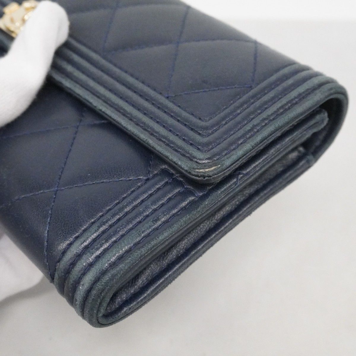 Chanel Wallet Boy Lambskin Navy Silver — view 6