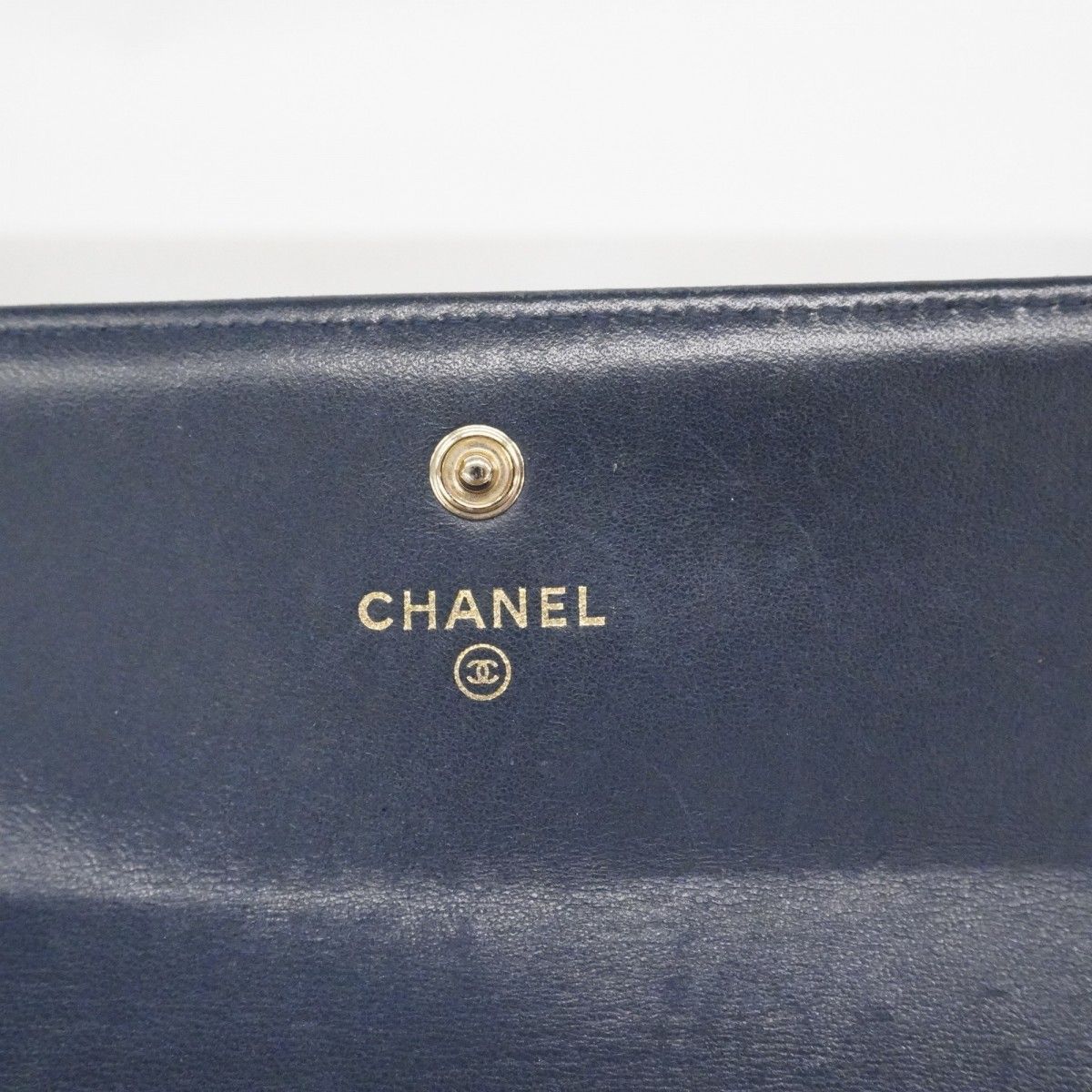 Chanel Wallet Boy Lambskin Navy Silver — view 4