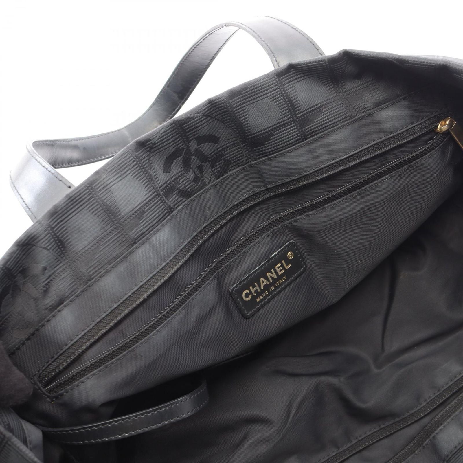 Chanel Tote New Travel Line MM Black Leather — view 6