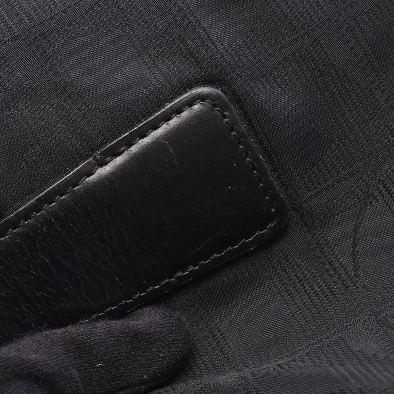 Chanel Tote New Travel Line MM Black Leather — view 9