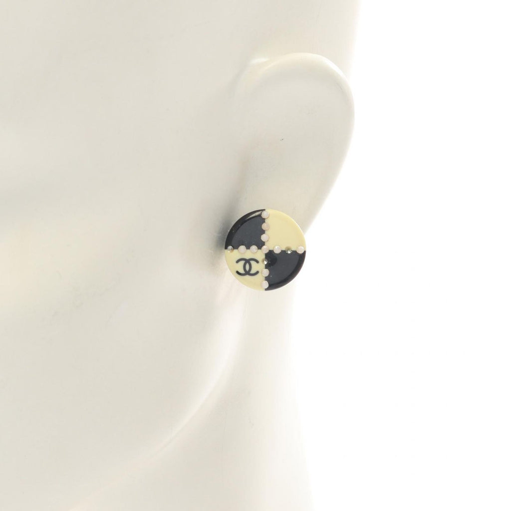 Chanel Earrings CC Logo — view 4