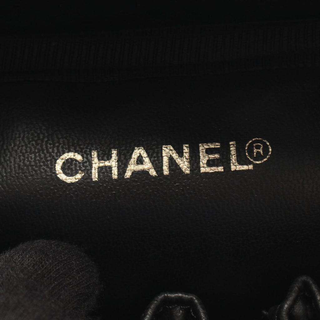 Chanel Handbag CC Logo Black Caviar Leather — view 4