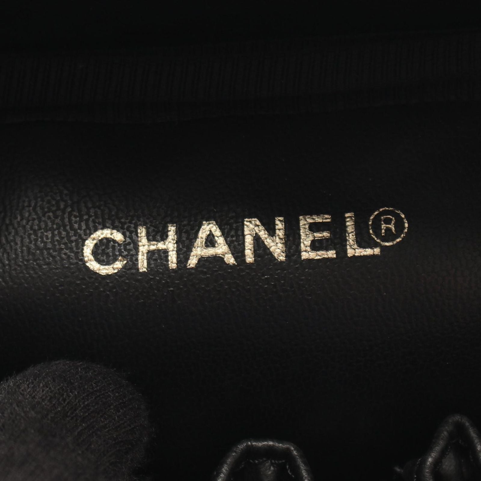 Chanel Handbag CC Logo Black Caviar Leather — view 4