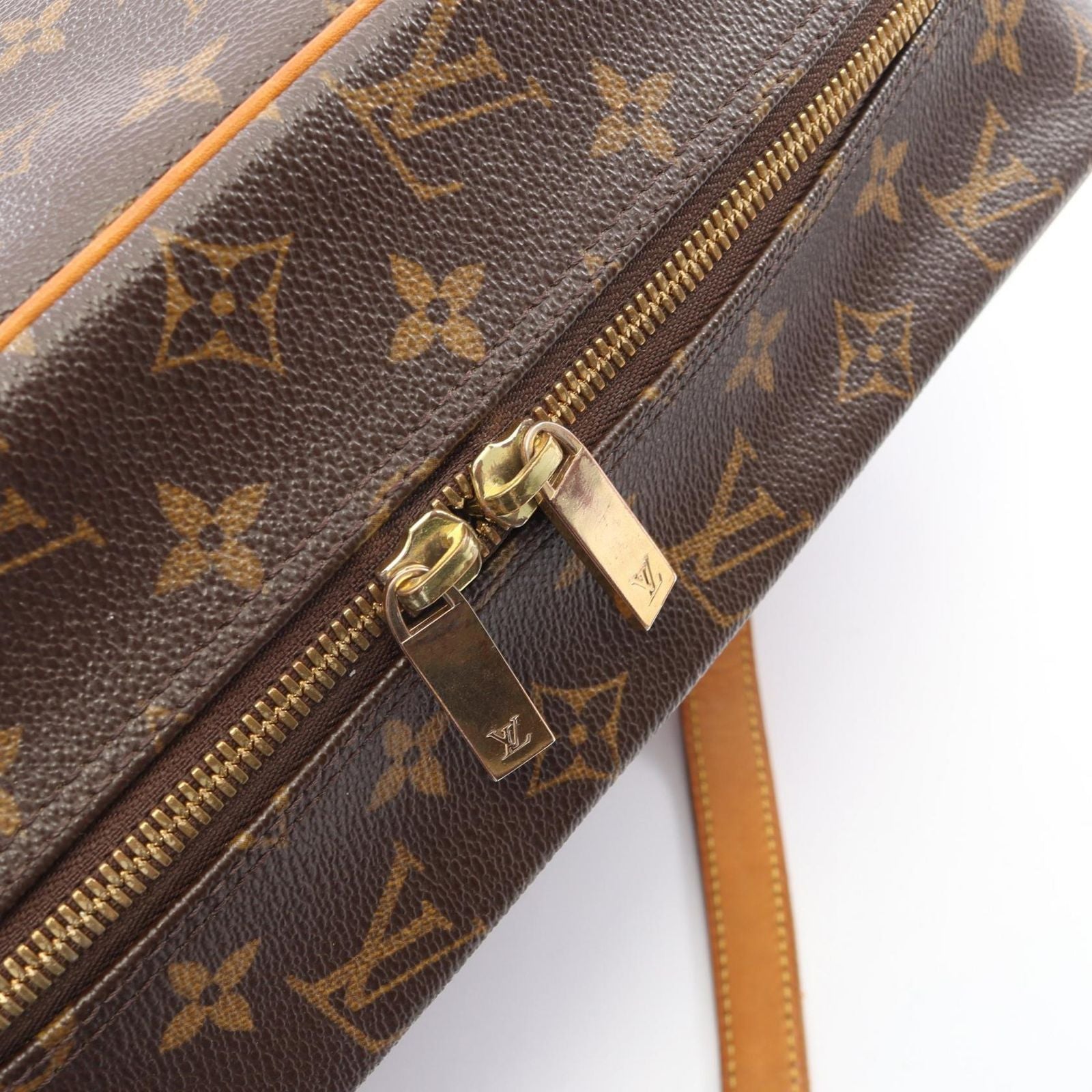 Louis Vuitton Shoulder Bag GM Canvas Leather GM — view 8