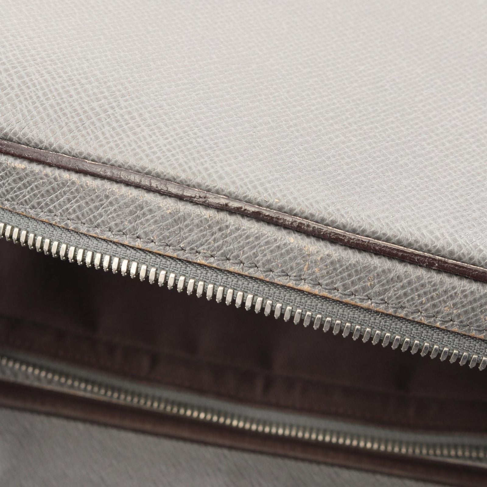 Louis Vuitton Business Bag Vasili GM 2-Way Glacier Leather — view 8