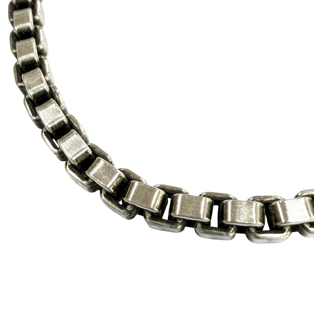 Louis Vuitton Necklace LV Terra Chain Silver — view 5