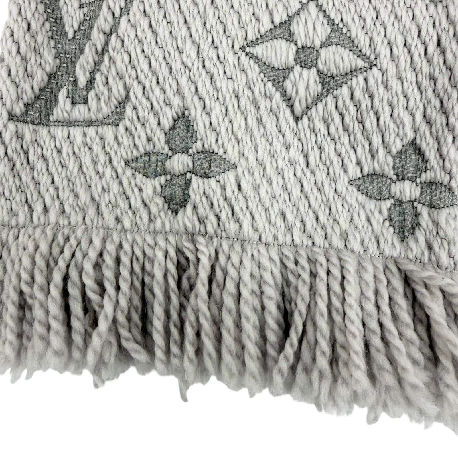 Louis Vuitton Echarpe Logo Mania Wool Silk Gripe Loulou Fringe Scarf — view 6