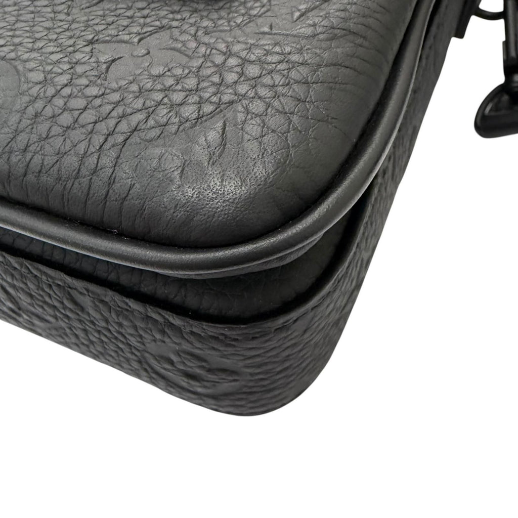 Louis Vuitton S Lock Vertical Wearable Wallet Leather Taurillon Monogram Black — view 7