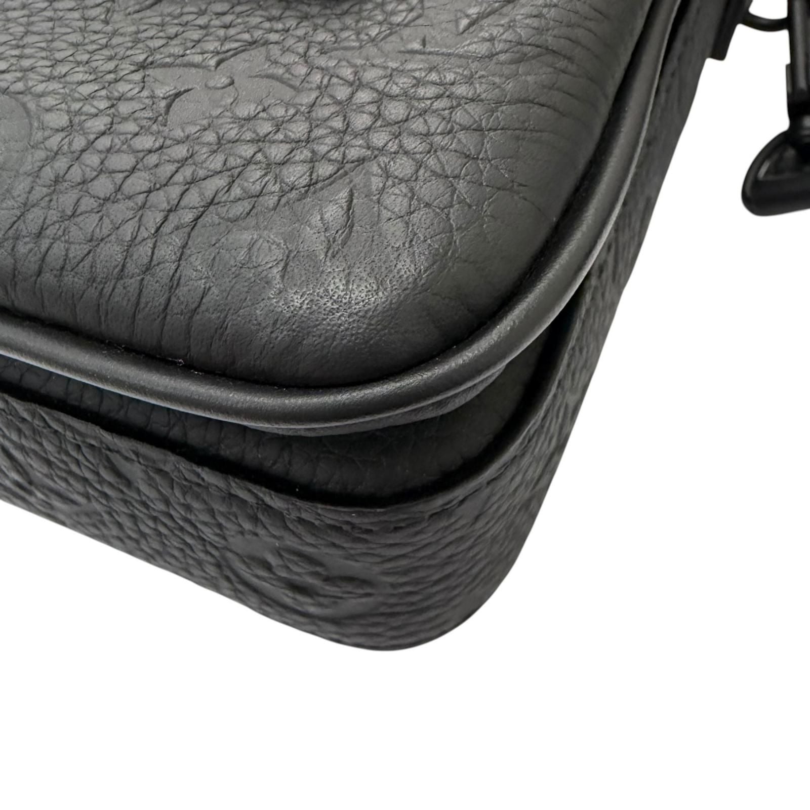 Louis Vuitton S Lock Vertical Wearable Wallet Leather Taurillon Monogram Black — view 7