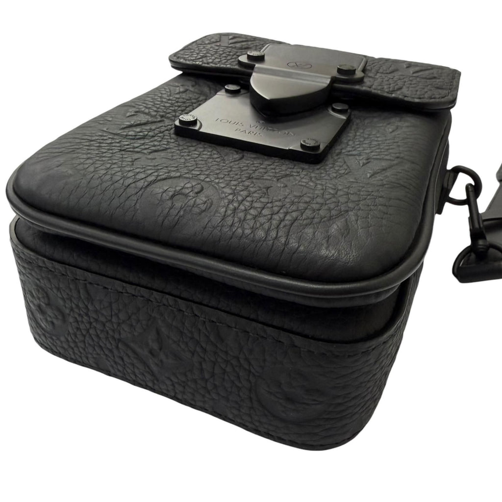 Louis Vuitton S Lock Vertical Wearable Wallet Leather Taurillon Monogram Black — view 6