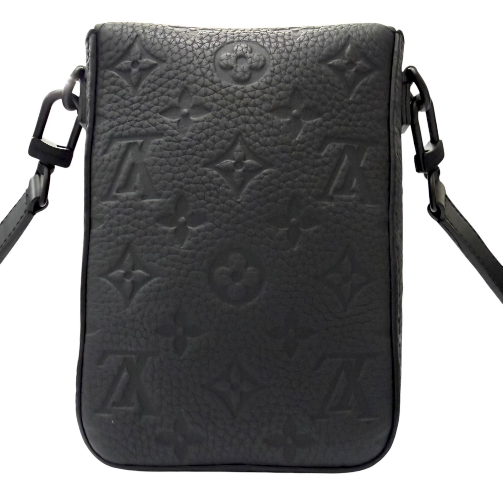 Louis Vuitton S Lock Vertical Wearable Wallet Leather Taurillon Monogram Black — view 4