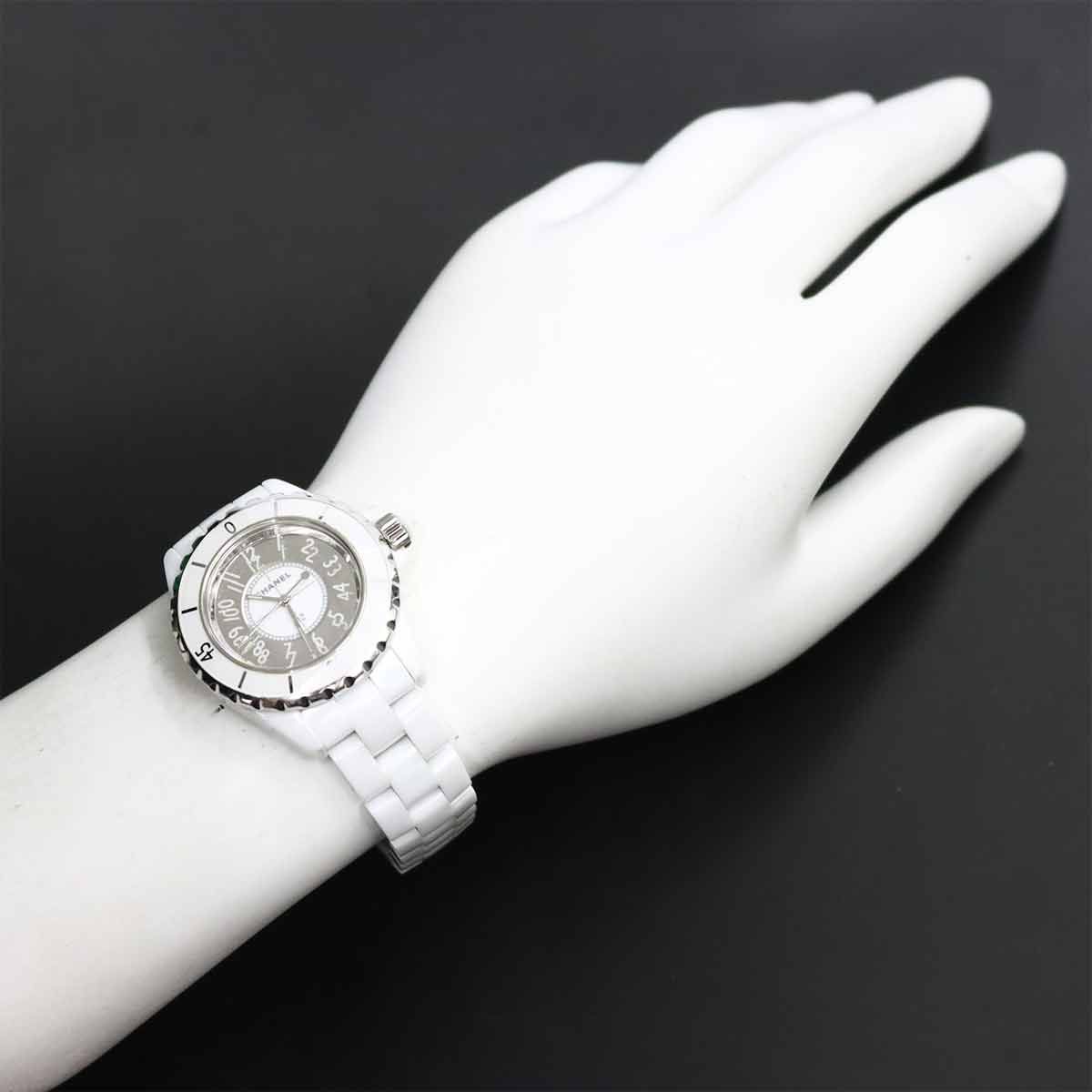 Chanel Watch White Ceramic Mirror Quartz — view 4
