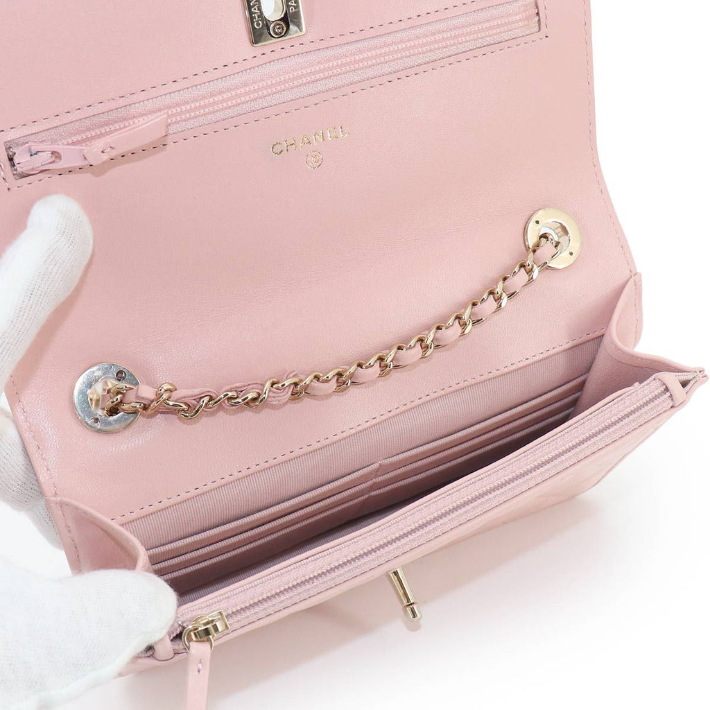 Chanel Trendy CC Chain Wallet Lambskin Pink Gold Shoulder — view 7