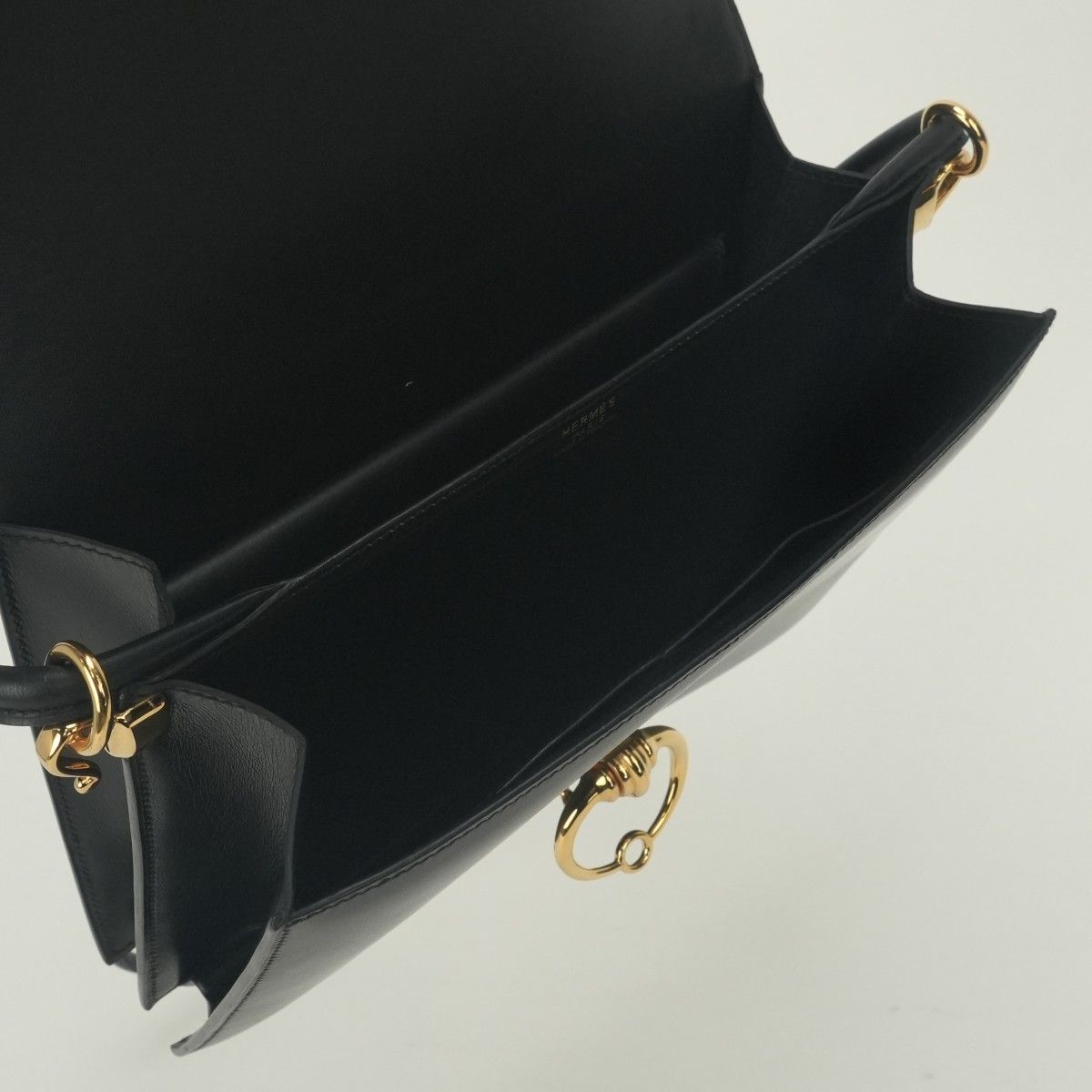 Hermes Sequana 22 Shoulder Bag Box Calf Noir Black Gold — view 9
