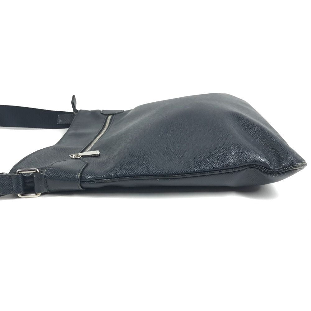 Louis Vuitton Shoulder Bag Sasha Taiga Leather Boreal Navy — view 3