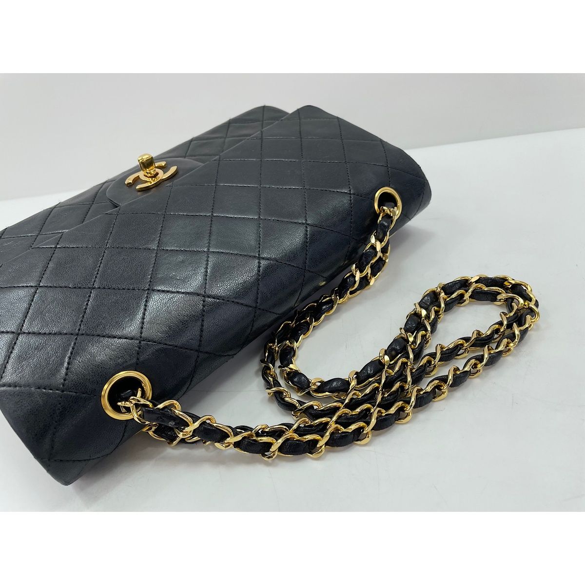 Chanel Shoulder Bag Quilted 25 — view 8