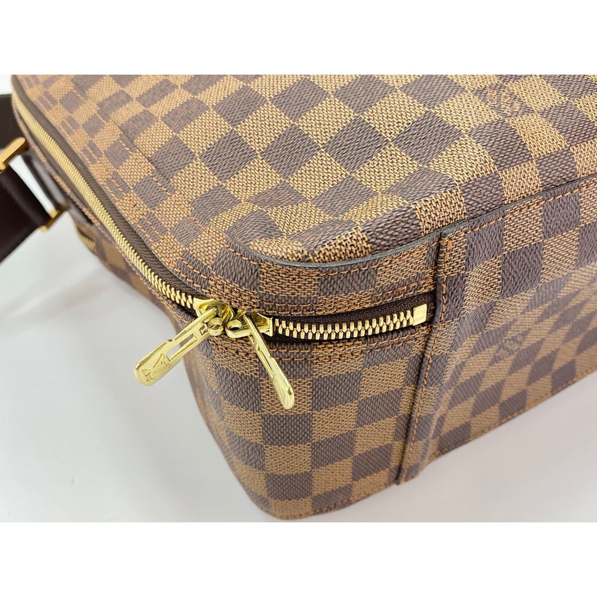 Louis Vuitton Shoulder Bag Dorsoduro — view 8