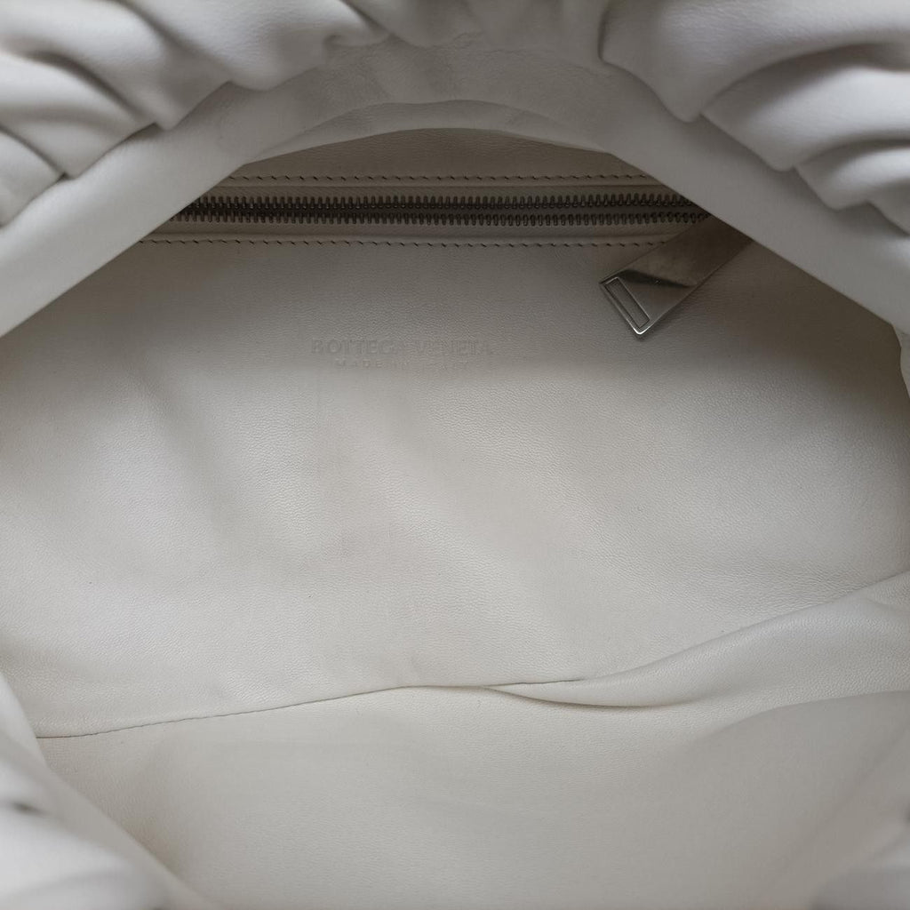 Bottega Veneta the Pouch White Lambskin — view 9