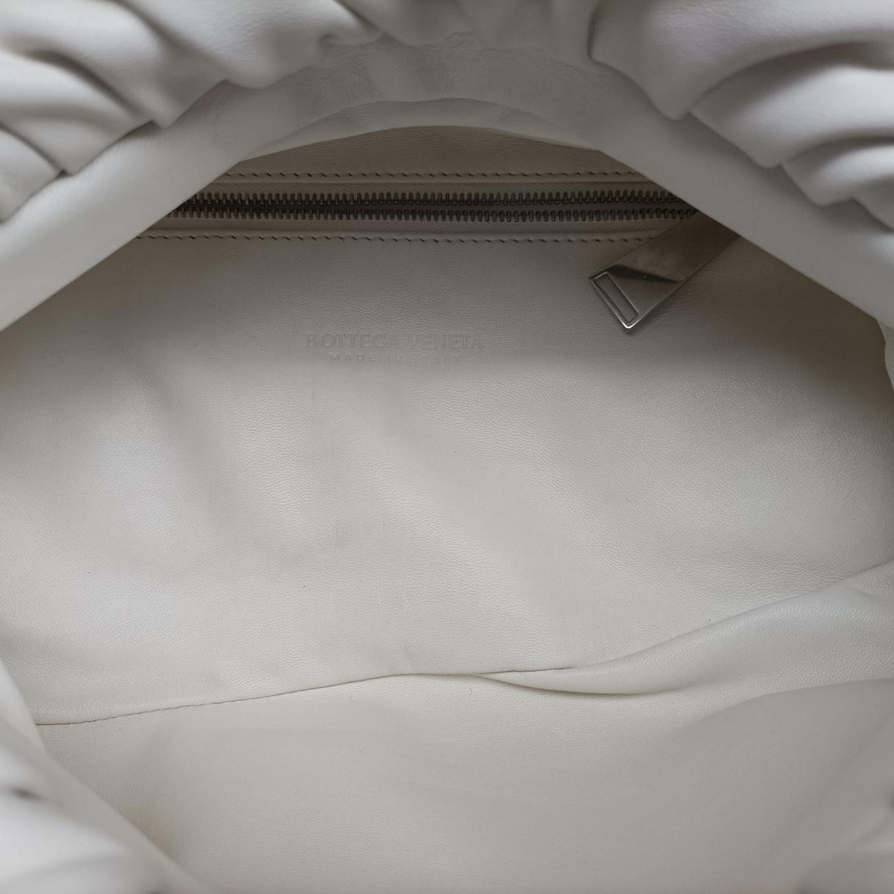 Bottega Veneta the Pouch White Lambskin — view 9