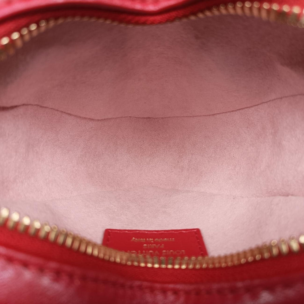 Louis Vuitton Heart on Chain Red Lambskin Shoulder — view 9
