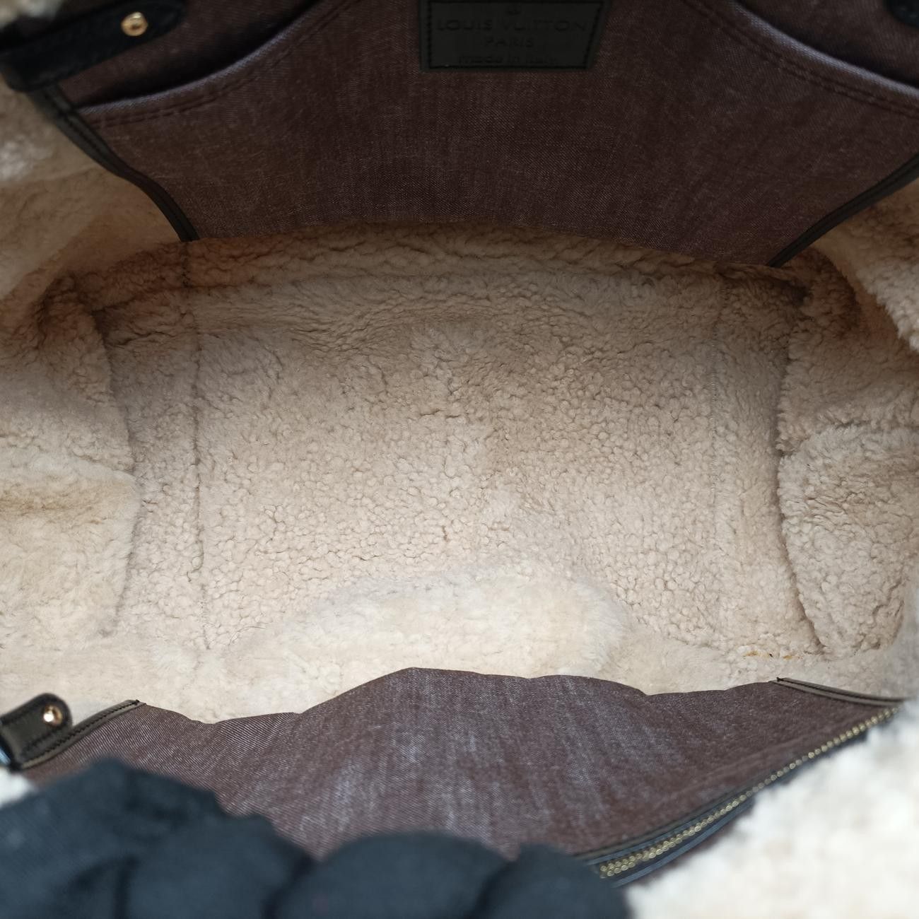 Louis Vuitton Monogram Shearling Tote Brown Cream Patent — view 9