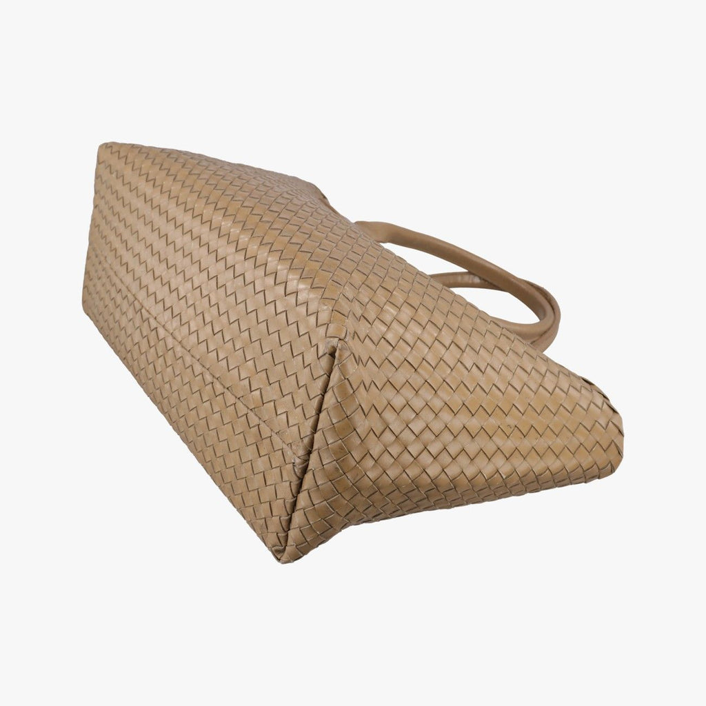 Bottega Veneta Cabas MM Brown Leather Is Listed Handbag — view 4