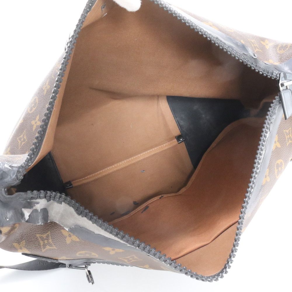 Louis Vuitton Monogram Wo Ta Pull Fu Messenger Leather Shoulder Bag Crossbody — view 7