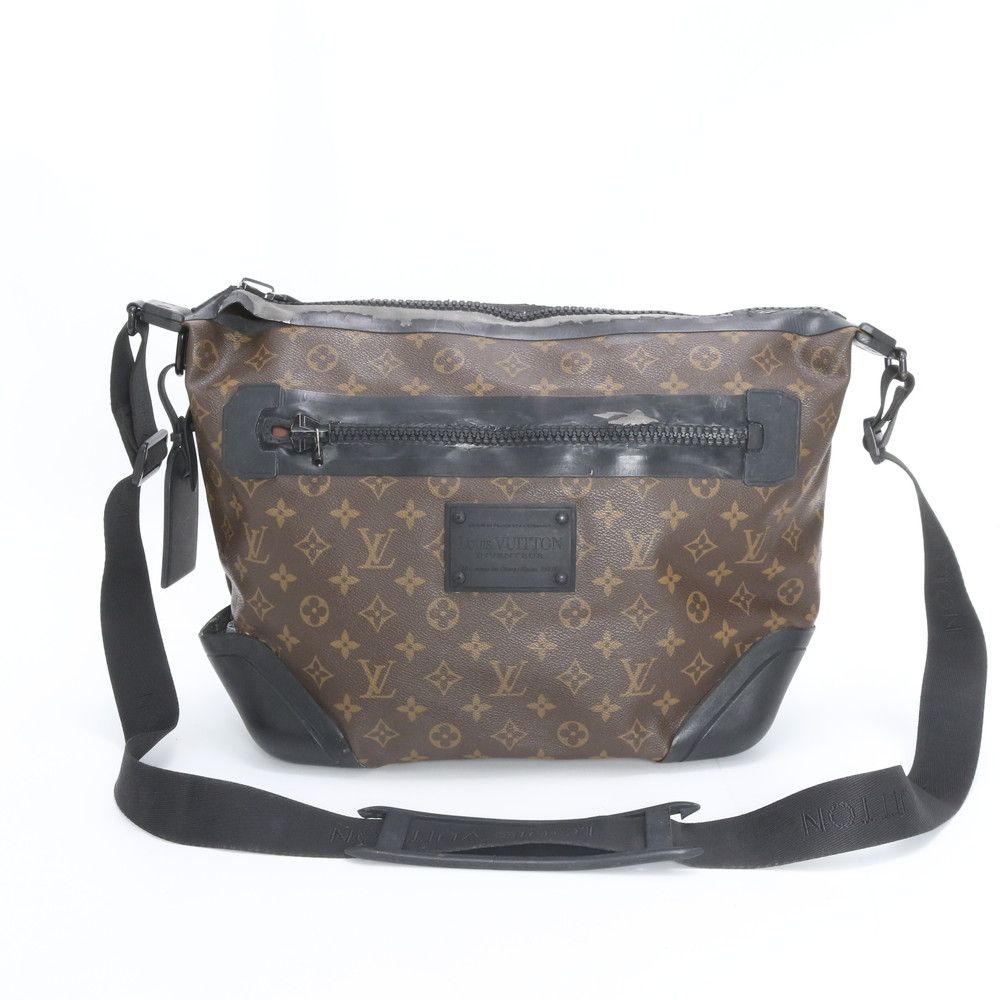 Louis Vuitton Monogram Wo Ta Pull Fu Messenger Leather Shoulder Bag Crossbody