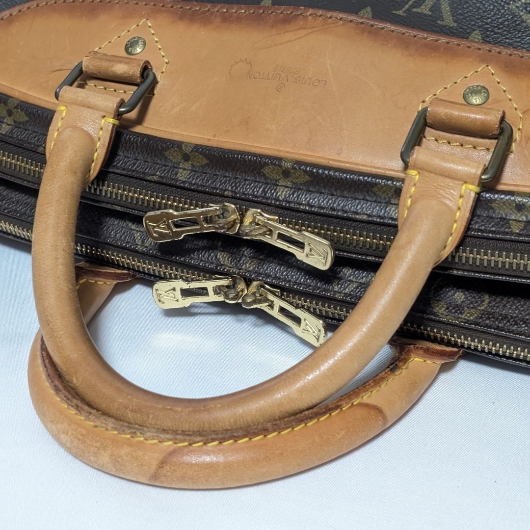 Louis Vuitton Alize de Poche Vintage Handbag — view 6