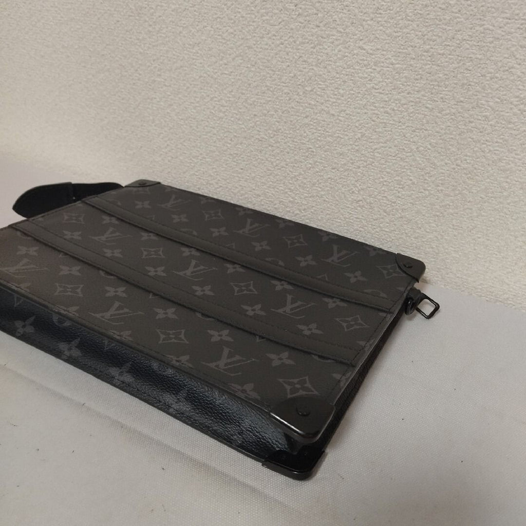 Louis Vuitton Monogram Eclipse Trunk Pochette Clutch Black — view 4