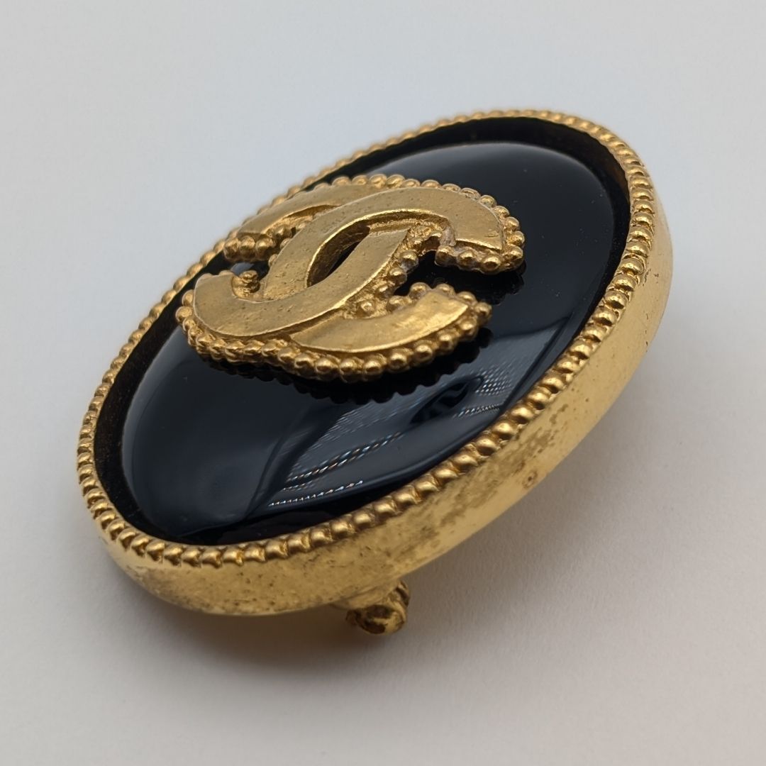 Chanel Brooch CC Logo Gold Black Stone Vintage — view 2