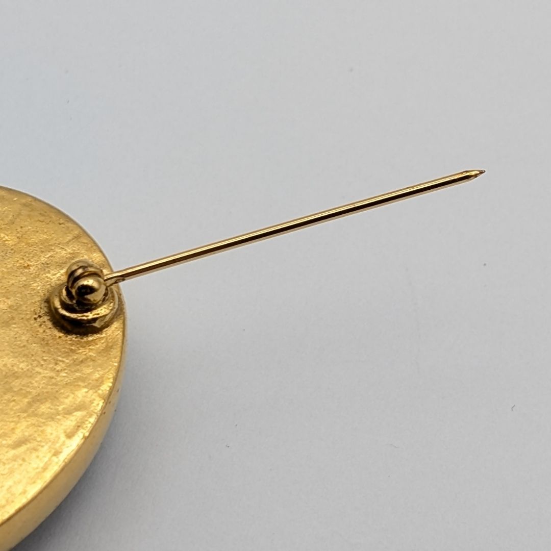 Chanel Brooch CC Logo Gold Black Stone Vintage — view 6