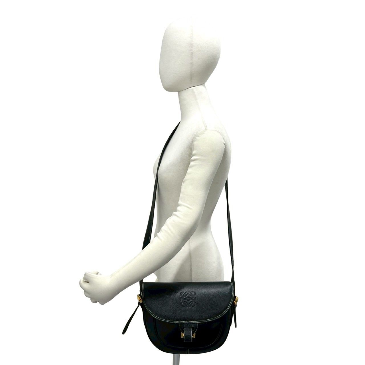 Loewe Vintage Anagram Log Leather Shoulder Bag Pochette Crossbody Black — view 2
