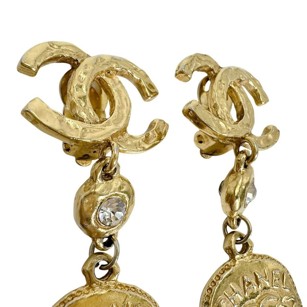 Chanel Large Earrings CC Logo Gold — view 3
