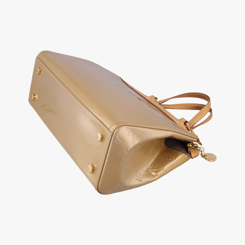 Louis Vuitton Blair MM Beige Poudre Vernis Shoulder — view 6